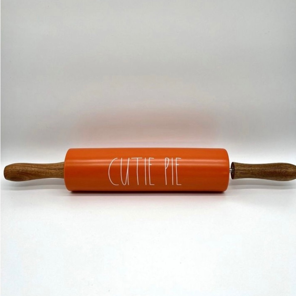 •NIB•Rae Dunn Collection Rolling Pin- ‘Cutie Pie’